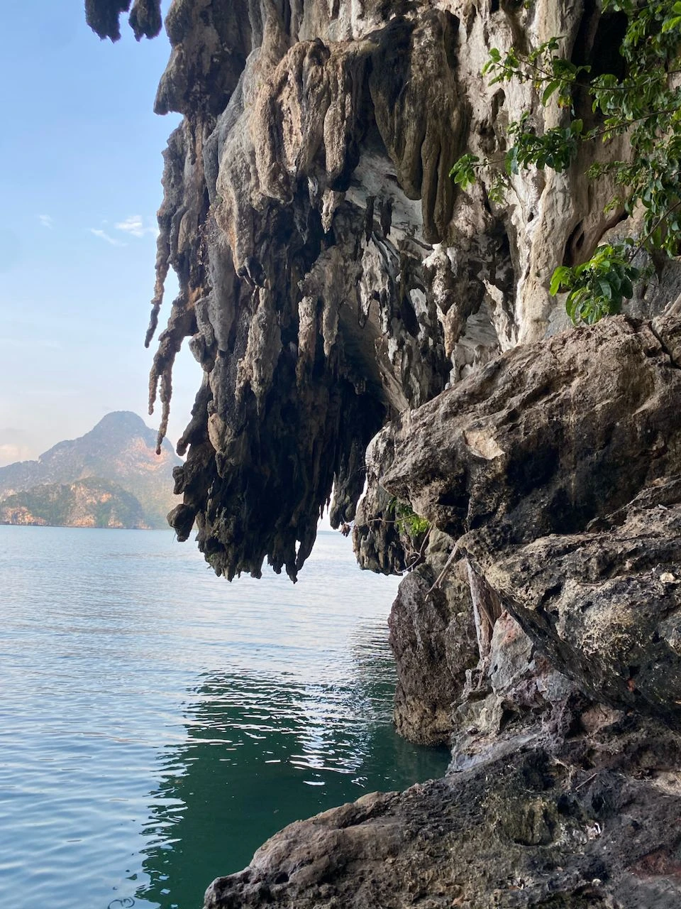 Пожалуй, одна из лучших экскурсий, на которых я была, с яркими впечатлениями, необычными локациями и красивыми фотографиями на память. Спасибо Денису!