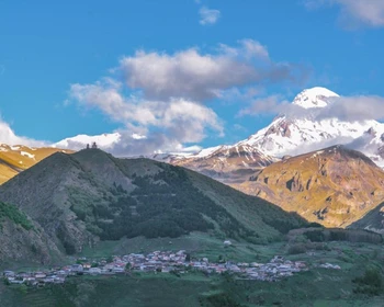 Жинвальское водохранилище, Ананури, Гудаури и церковь Гергети