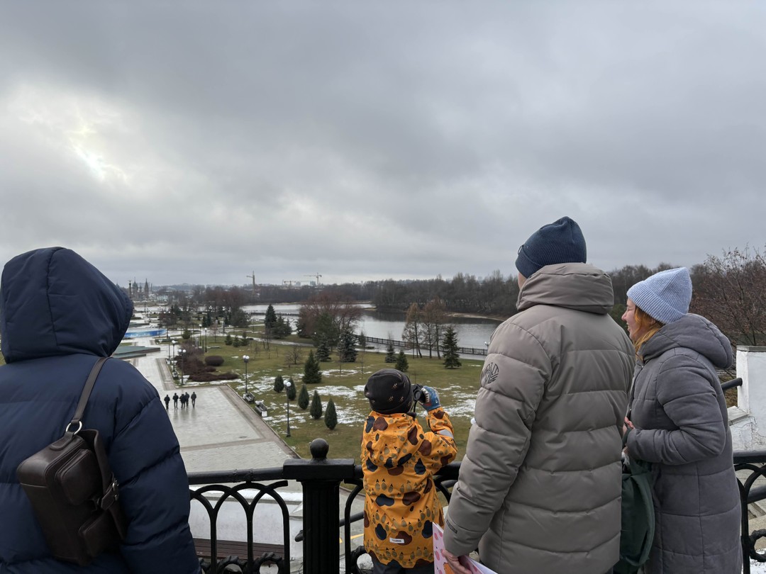 Были на экскурсии с Алёной компаний 6 человек - 5 взрослых и 1 ребёнок 7 лет