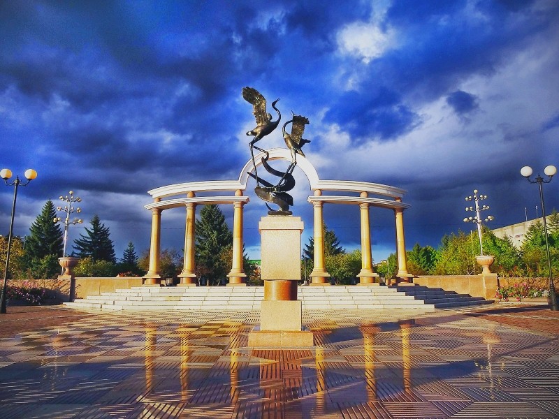 Весной