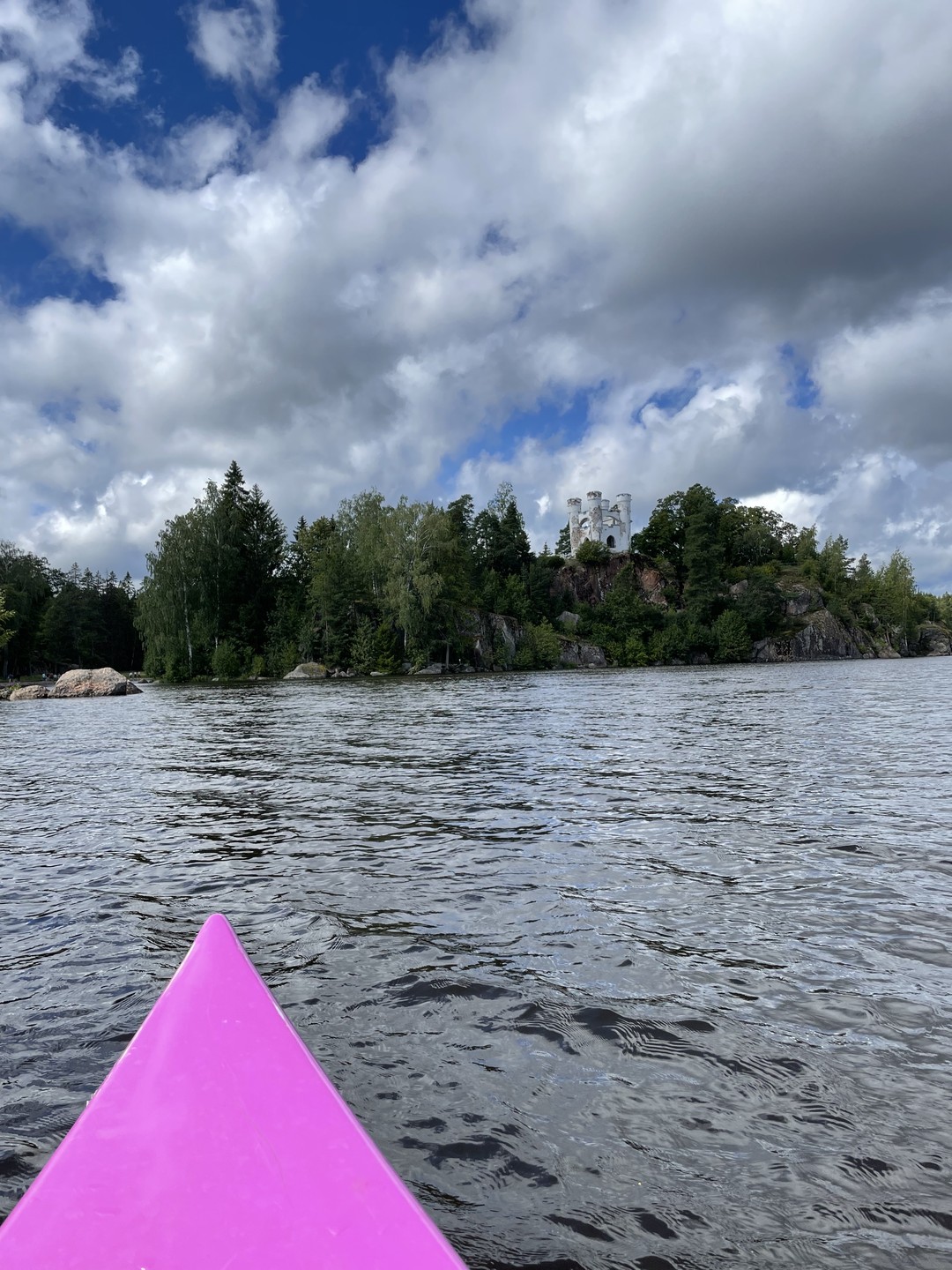 Благодаря пятичасовому лодочному походу с Александрой попробовали силы в гребле (обратный путь для новичка оказался труден,