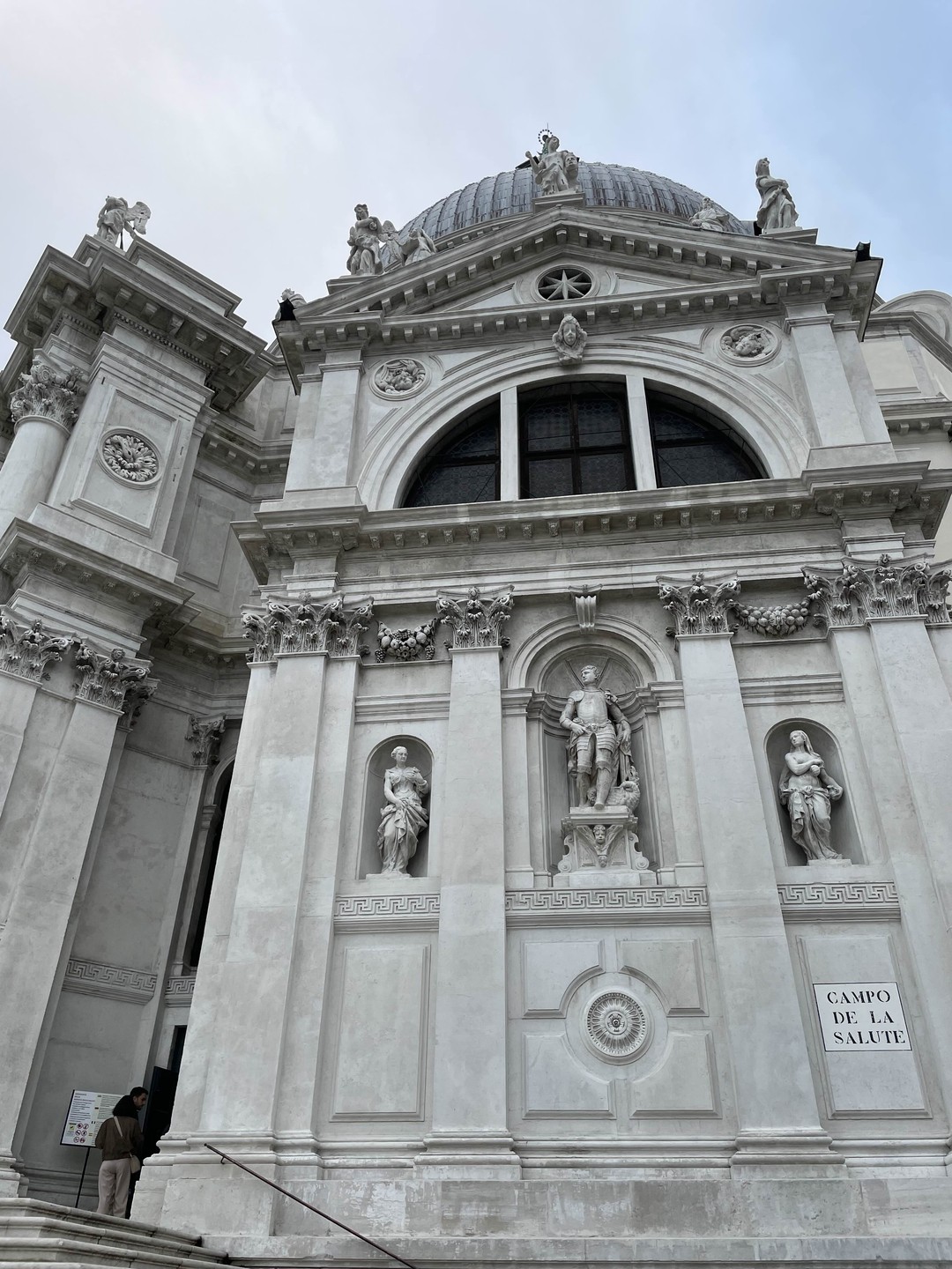 Очень понравилась экскурсия, маршрут строится из пожеланий туриста или Татьяна сама порекомендует что посмотреть, интересный рассказ