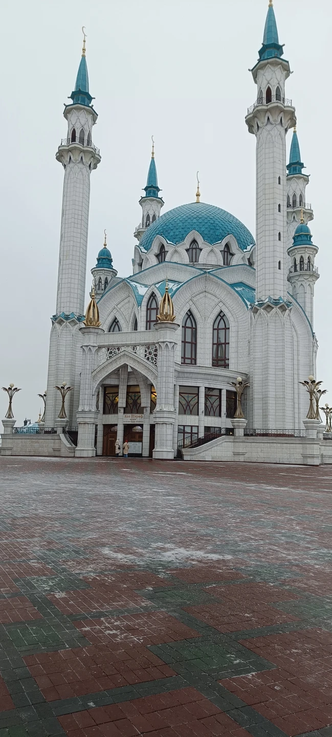 Отличная экскурсия на 5+. Очень познавательная, насыщенная интересными локациями. Отдельное спасибо нашему гиду Рустему, было интересно