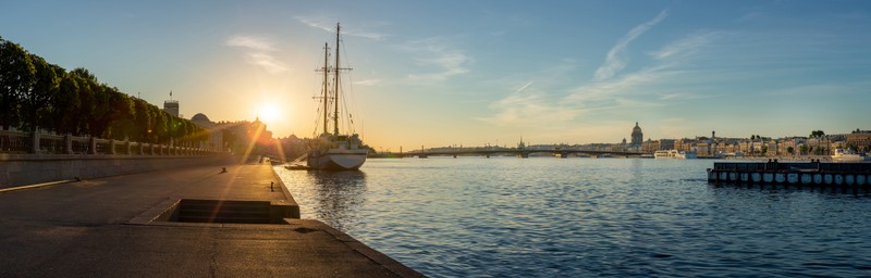 Море рядом! Прогулка по набережной Лейтенанта Шмидта, где... – индивидуальная экскурсия