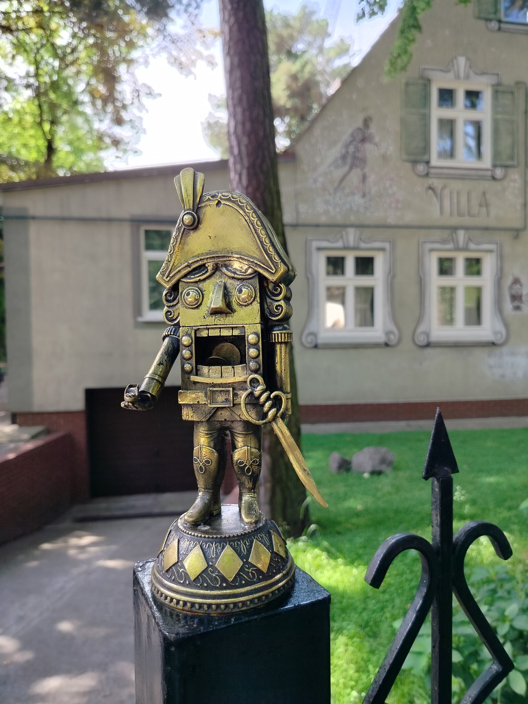 Эта экскурсия даст вам полное впечатление о Светлогорске, его истории, архитектуре и атмосфере! Нам очень понравилось!