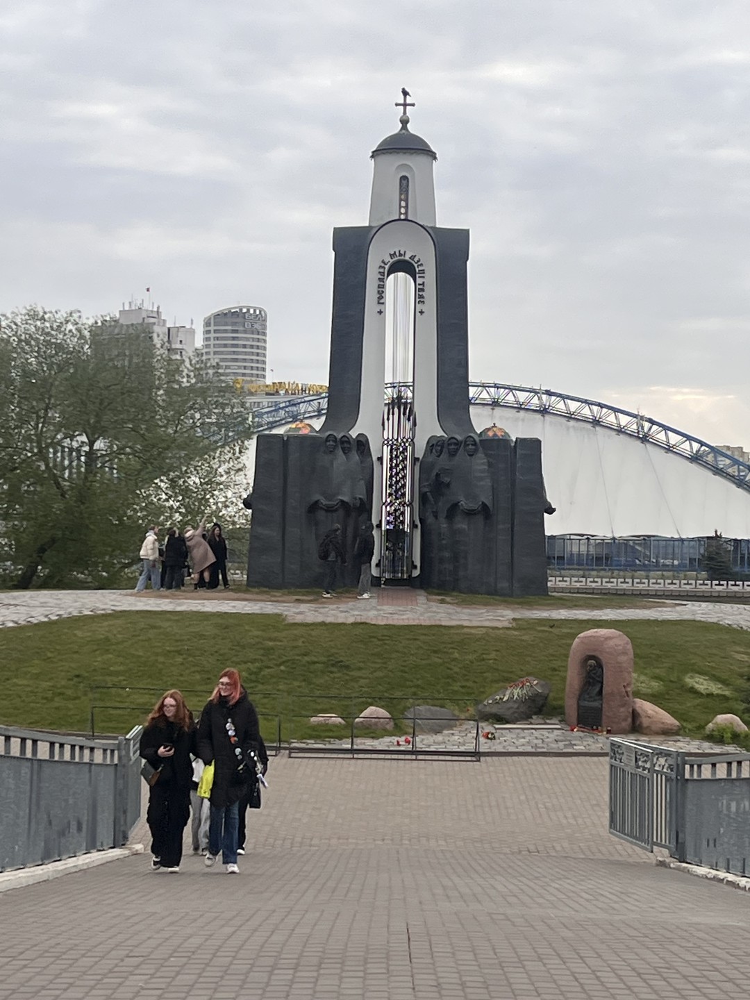 Спасибо большое Вячеславу за увлекательное путешествие по городу Минску: интересные рассказы об истории города, архитектурных стилях