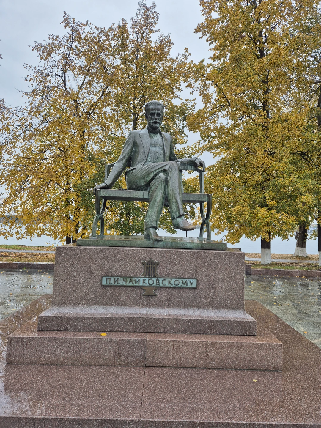 Экскурсия очень понравилась! Замечательно организованная программа позволила погрузиться в историю и атмосферу мест. Сергей оказался настоящим