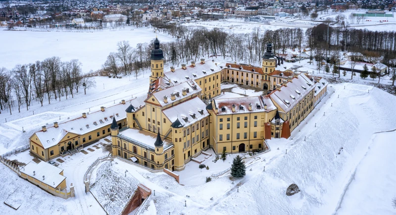 В Беларусь на поезде из Москвы на праздниках: история, архитектура и театрализованная экскурсия