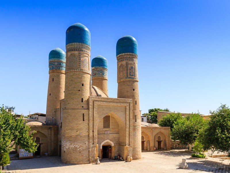 На скором поезде в Бухару и обратно + экскурсия по городу