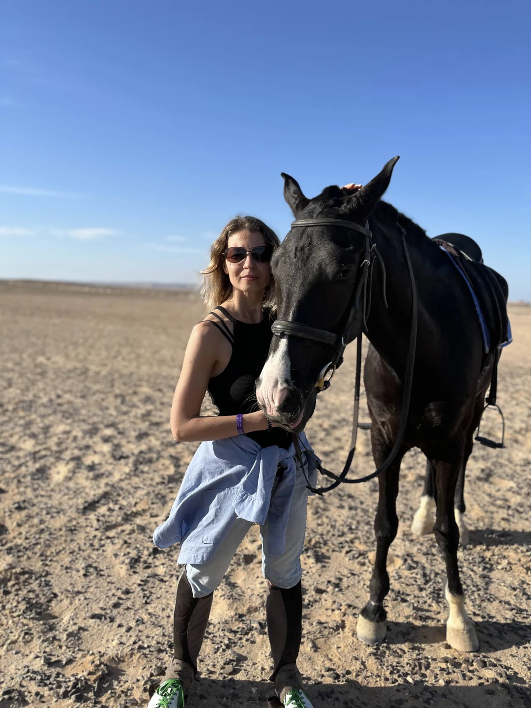 Место, где добрые сердца бьются в унисон аллюру. Где закатное солнце золотит гривы и зажигает огоньки в глазах