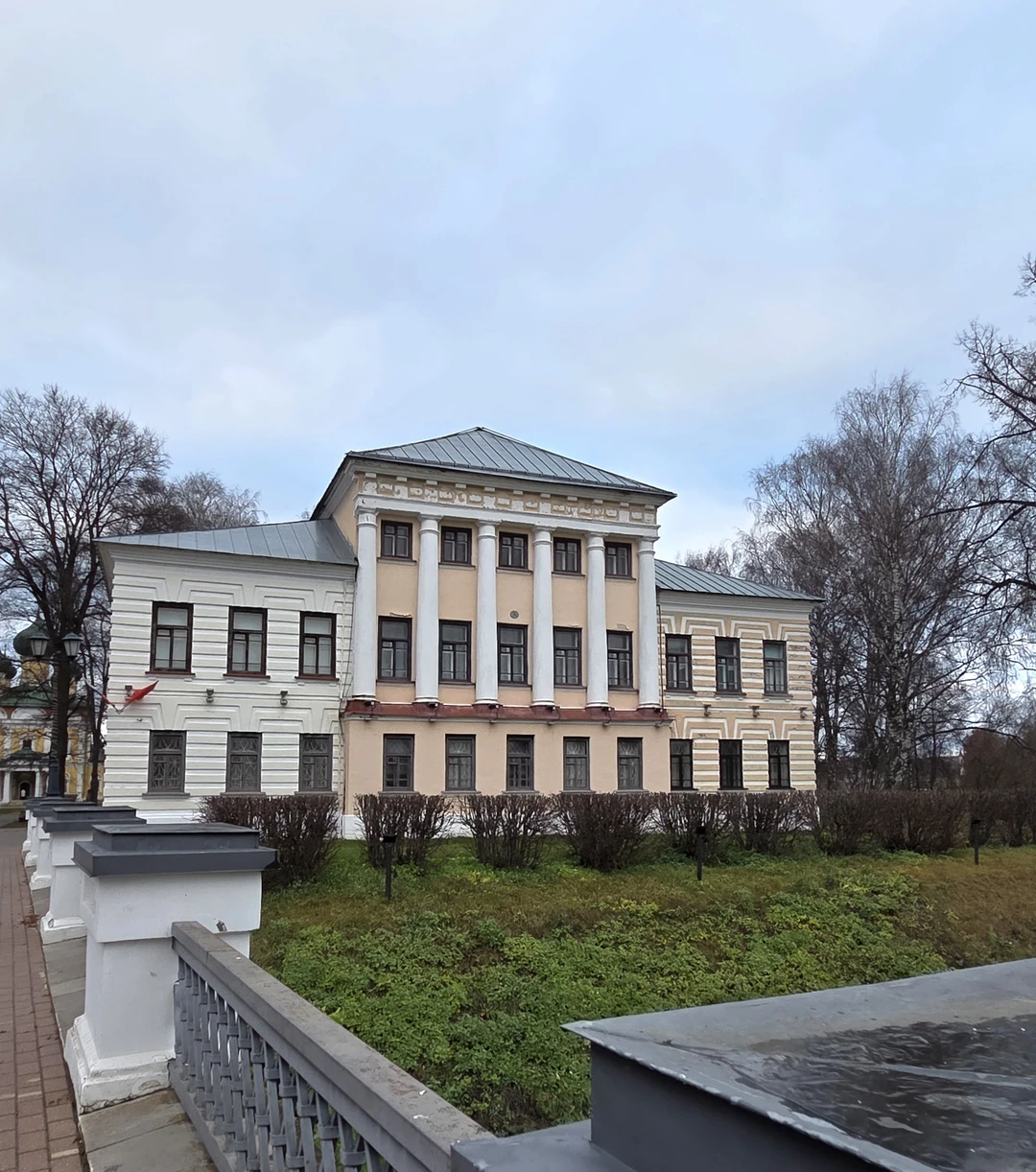 Были на экскурсии по Угличу с Галиной. Нам очень всё понравилось:много интересного и познавательного! Кремль,храмы и