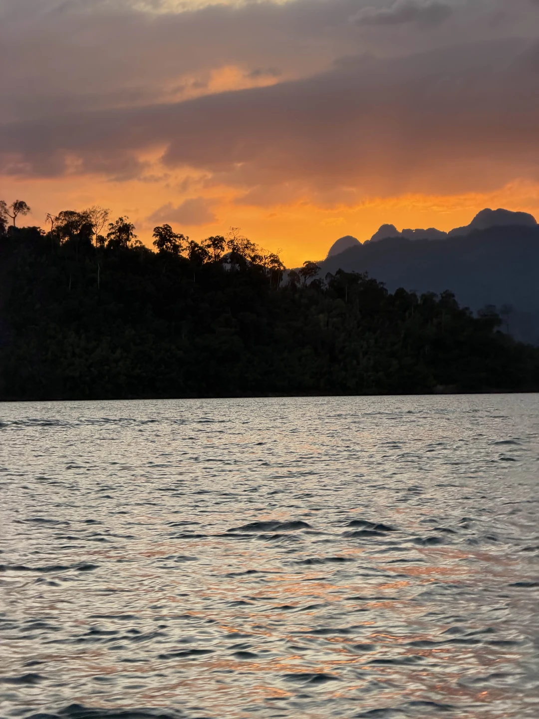 Изначально хотели сократить экскурсию, но в итоге свои 12 часов откатались, о чем совсем не пожалели