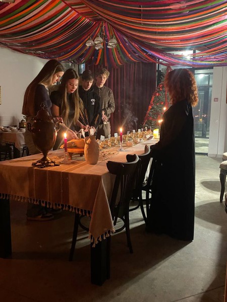 Отличное мероприятие! Обстановка соответствует описанию, организация на высшем уровне. Спиритический сеанс прошел на высшем уровне пообщались