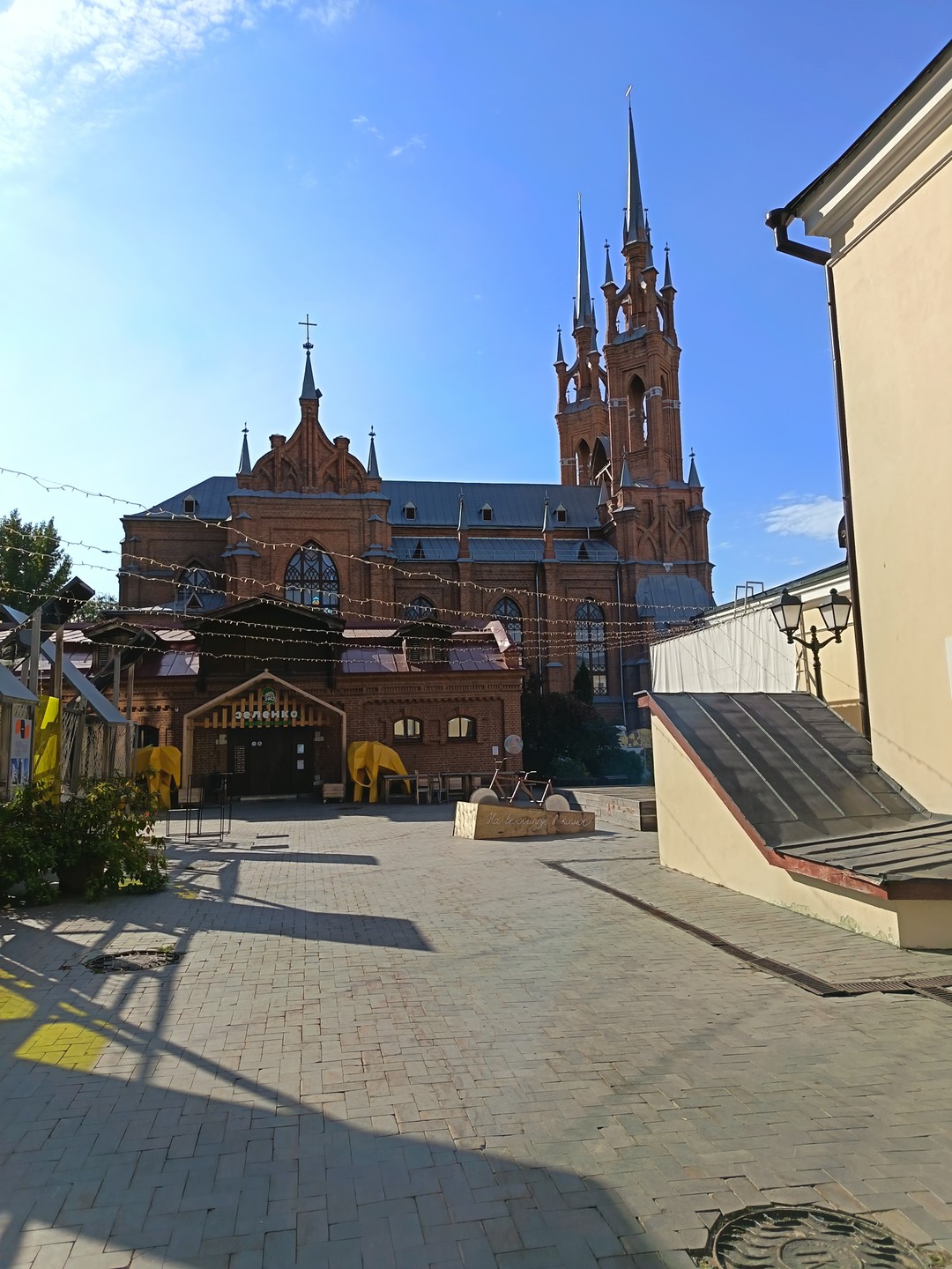 Экскурсовод Алена сделала все, чтобы мы получили впечатление от города. Полный восторг! Много информации: доступной и