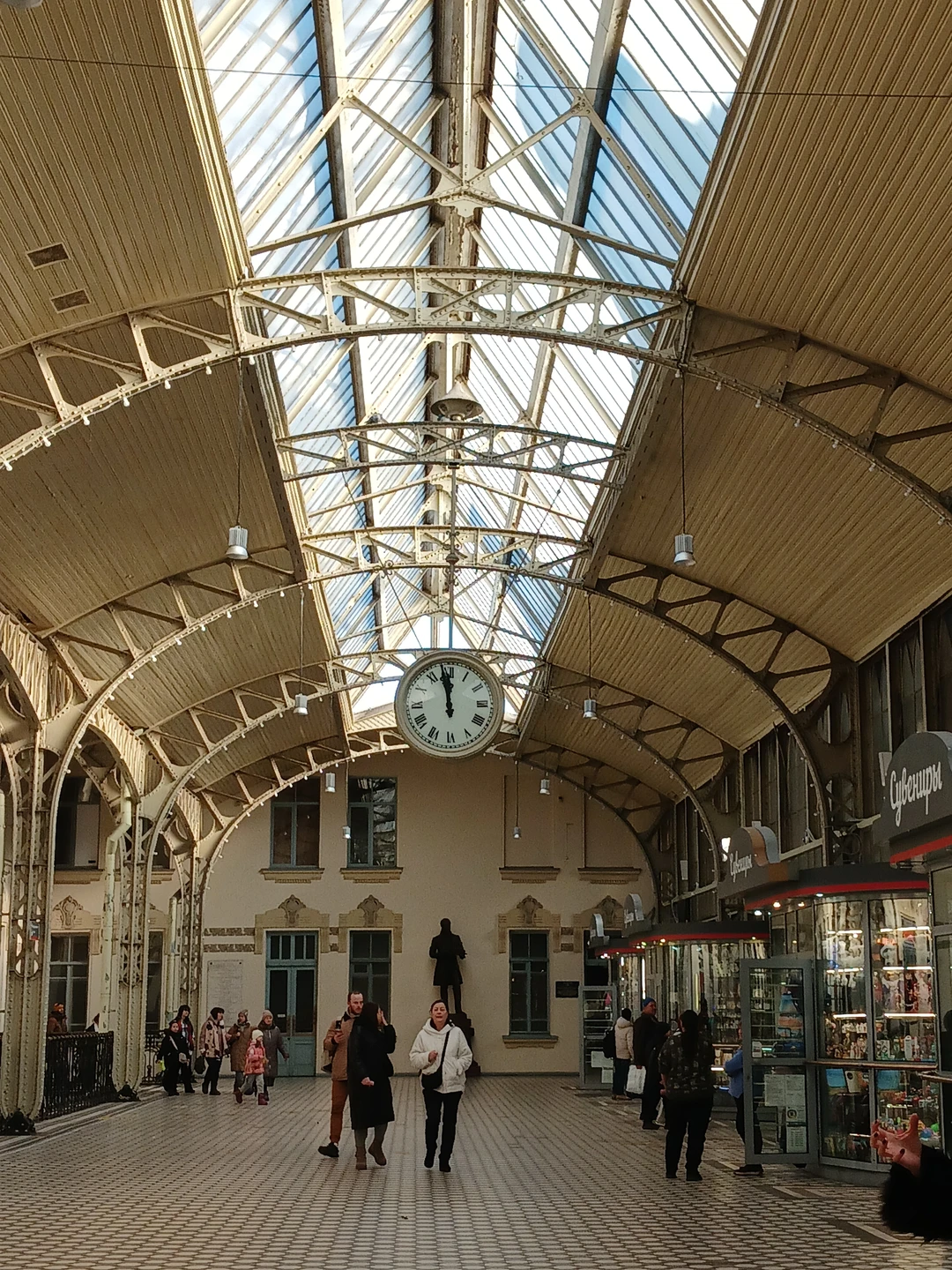 Очень увлекательно, познавательно и великолепно. Вера во всех аспектах осветила тему. От экскурсии остались очень приятные