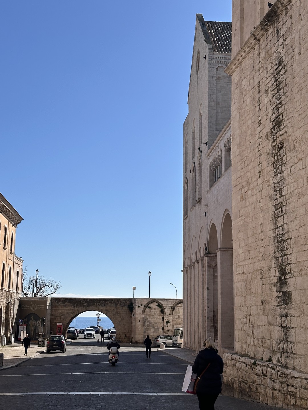 Очень рады, что для знакомства с Бари выбрали именно этот маршрут!