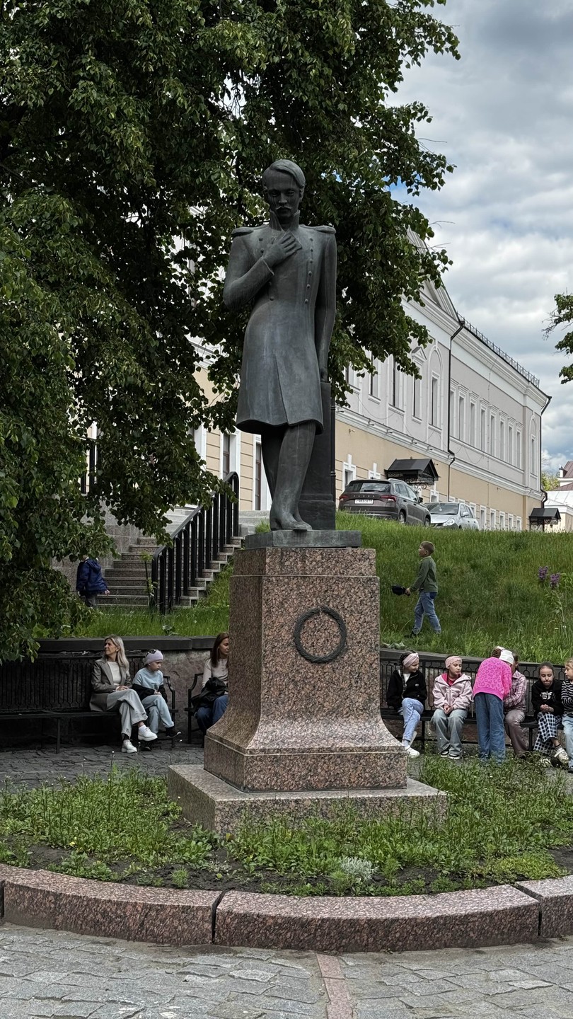 С благодарностью за потрясающую индивидуальную экскурсию по городу. Нет ничего лучше, чем познакомиться с городом через