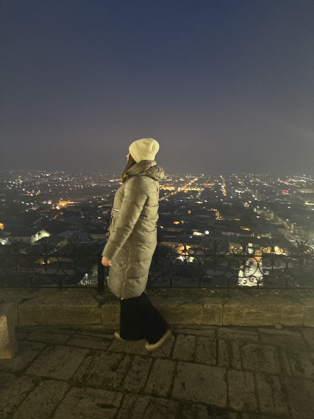 Невероятно крутая и интересная экскурсия, узнали много нового о культуре Дербента, о старинной крепости Нарын-кала, прогулялись