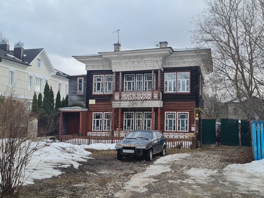 Город, где резной палисад (Вероника)