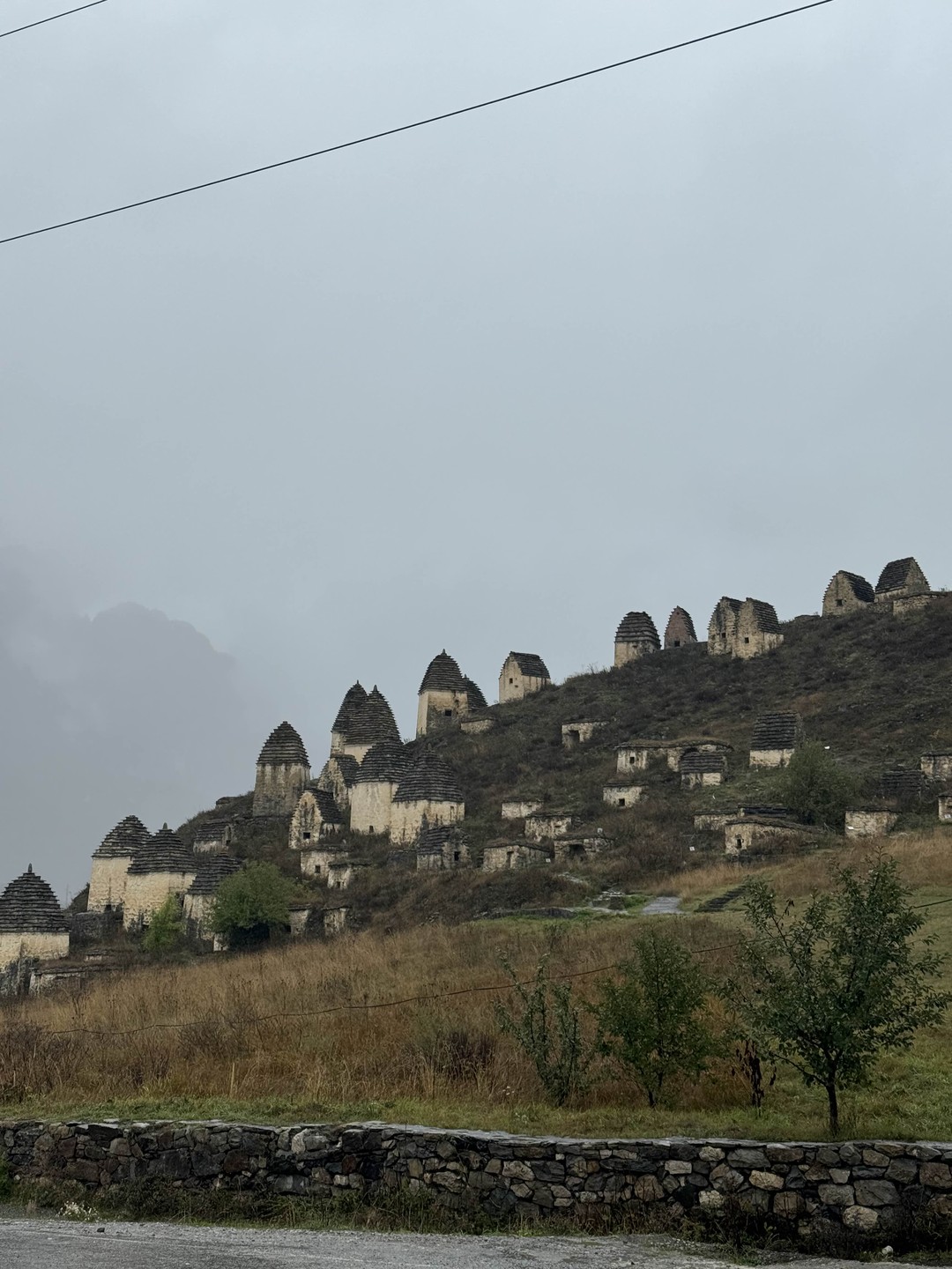 Экскурсия нам очень понравилась! Осетия - безумно красивая, аж до мурашек! И даже плохая погода не