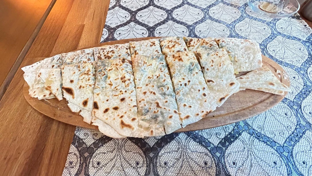 Всего лишь одна экскурсия, а столько впечатлений и информации! Очень насыщенная и содержательная экскурсия за приятную