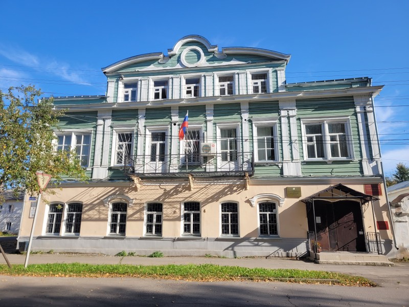 Вдоль по Гостинодворской улице