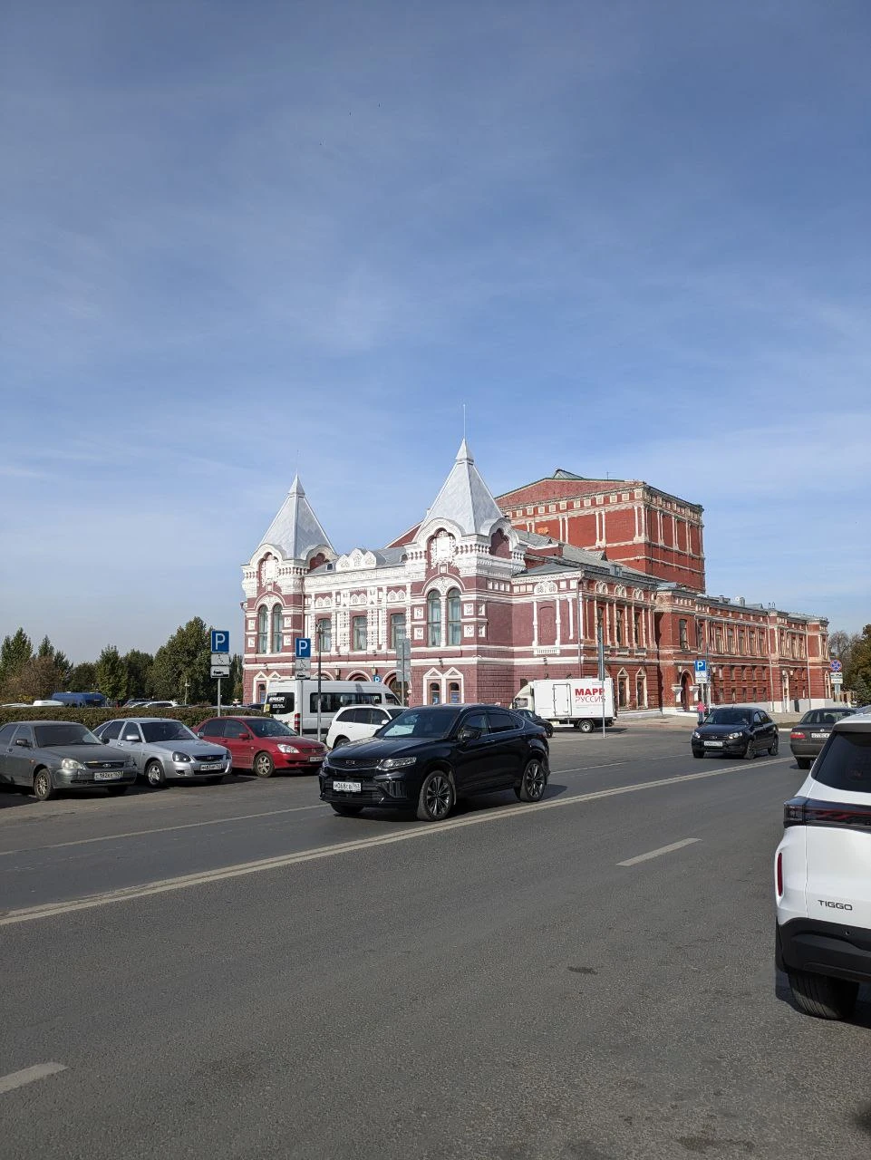 Прекрасная прогулка по центру Самары в компании с великолепным гидом. Всё доходчиво, с интересом и любовью