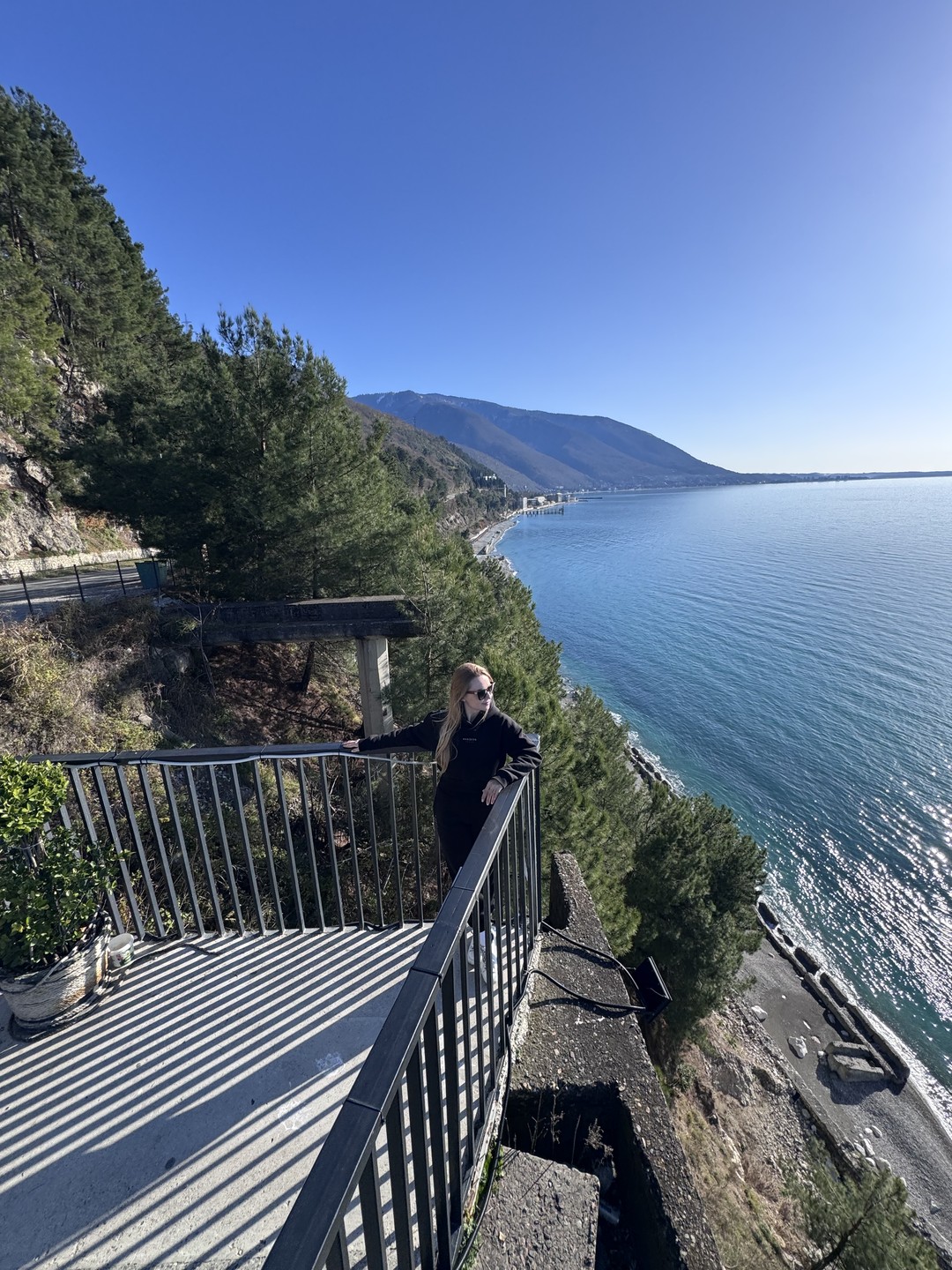 Решила организовать себе индивидуальную экскурсию на день рождения к озеру Рица. Это было отличное решение и