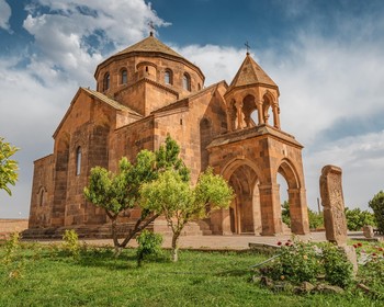 Эчмиадзинский монастырь и Хор Вирап