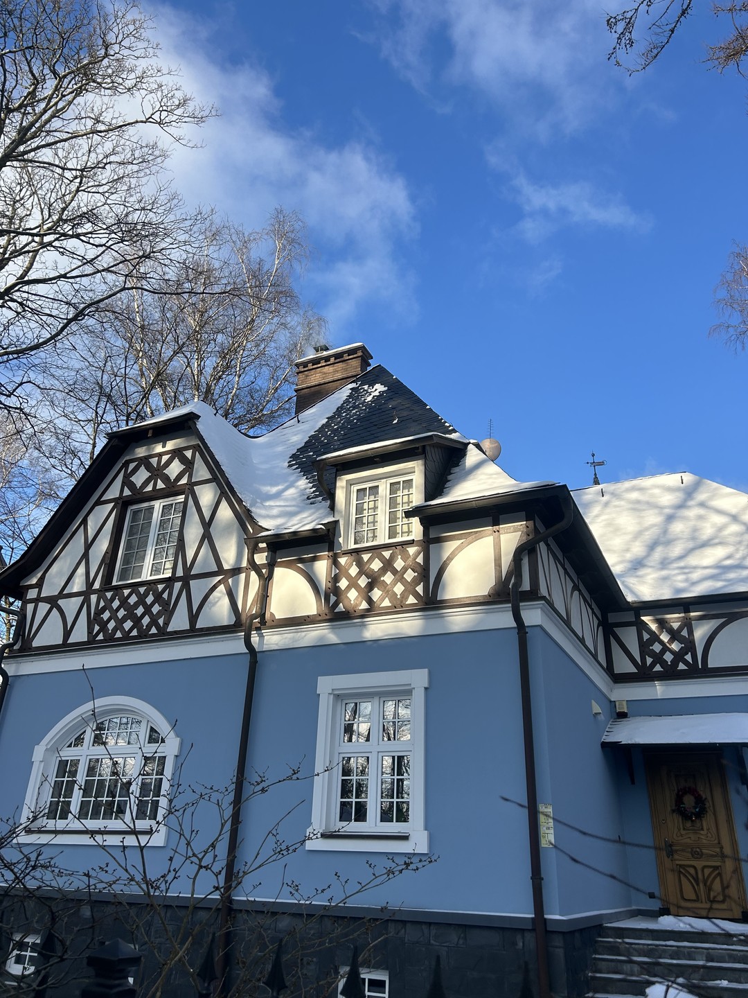 Спасибо большое за экскурсию! Юрий очень быстро принял заявку и вышел на связь практически моментально, подъехал