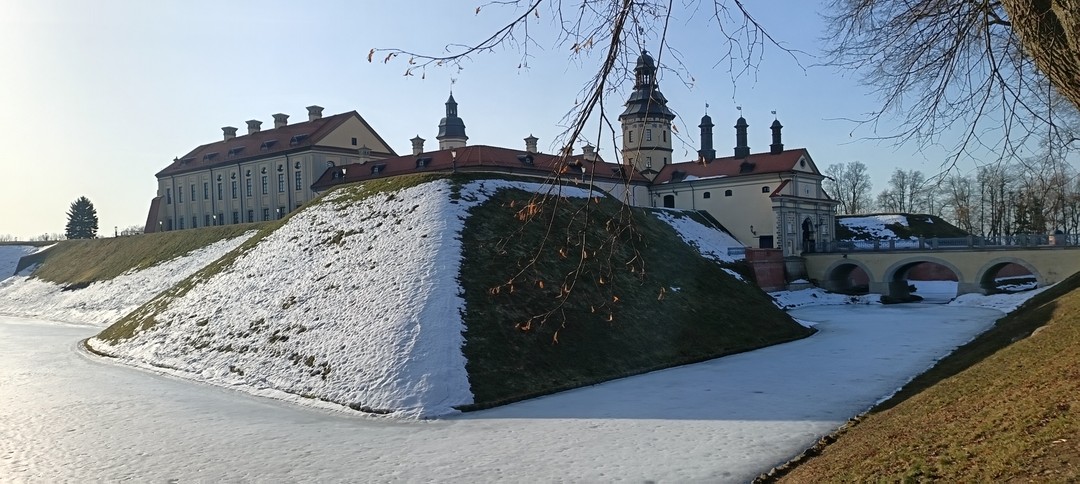 12 марта нашим гидом в поездке был Сергей, накануне договорились о месте встречи, машина чистая, комфортная