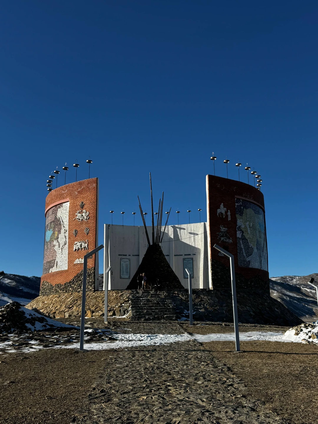 Монголия… Вот мы и вернулись из нашего небольшого зимнего путешествия по "стране вечно синего неба". Один