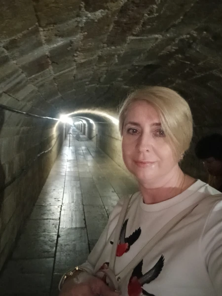 Наталья-очень грамотный,интеллигентный гид и просто приятный человек. Рассказывает доступно и интересно. Знает множество мелких исторический деталей,которые