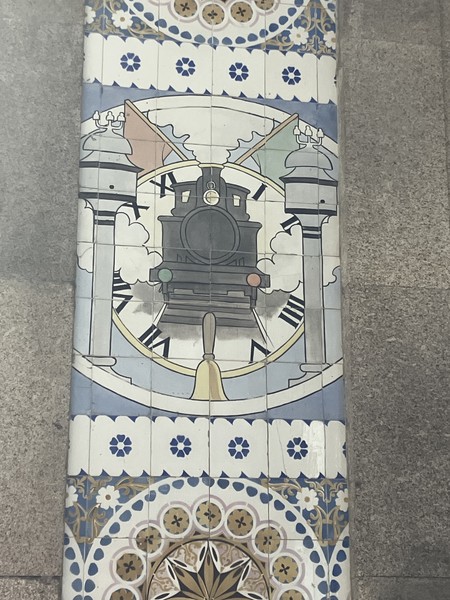 Спасибо Алексею за чудесную познавательную экскурсию. Интересные истории, живой язык, ответы а любые вопросы, приятный комплемент