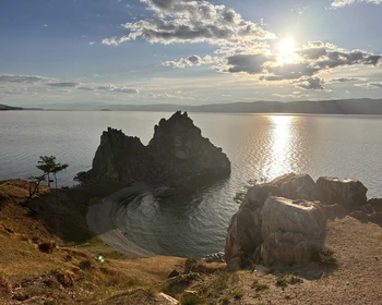 Прибытие на Ольхон и прогулка по Хужиру: мыс Бурхан, столбы сэрге, Сарайский пляж