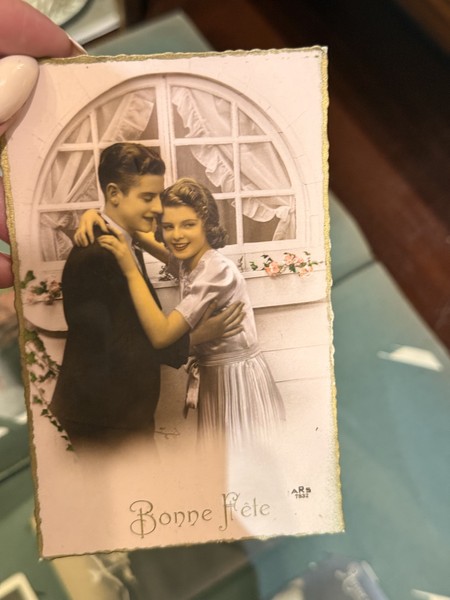 Незабываемое путешествие по разным эпохам, посетив только одну локацию. Соня - восхитительный гид. Было атмосферно и