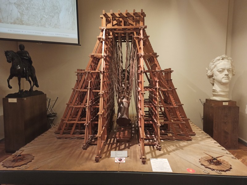 Комендантский дом: наглядная история Петербурга