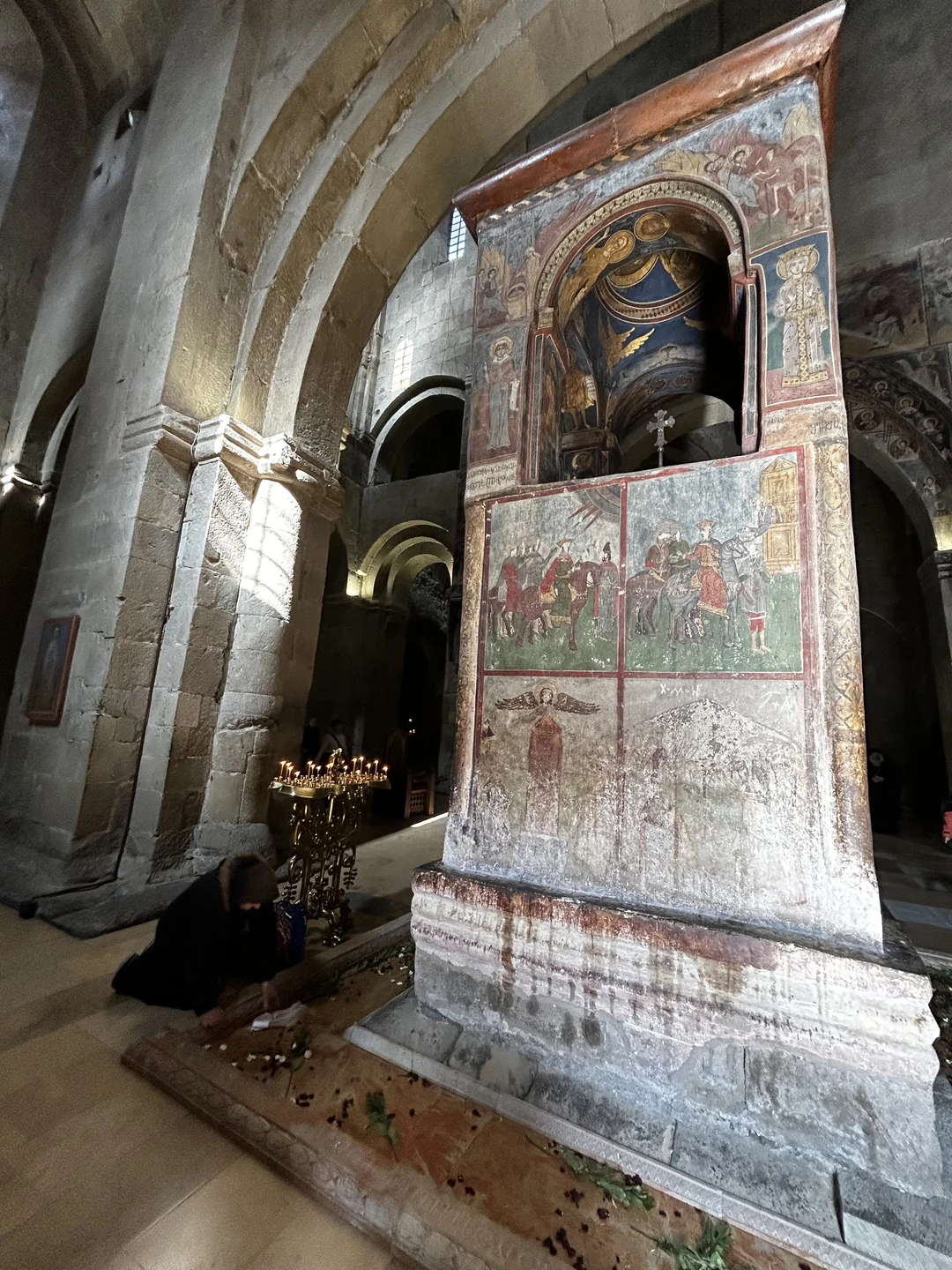 Экскурсией полностью довольны. У нас получилась индивидуальная экскурсия- нас было двое. Гид Лери встретил на обговоренном