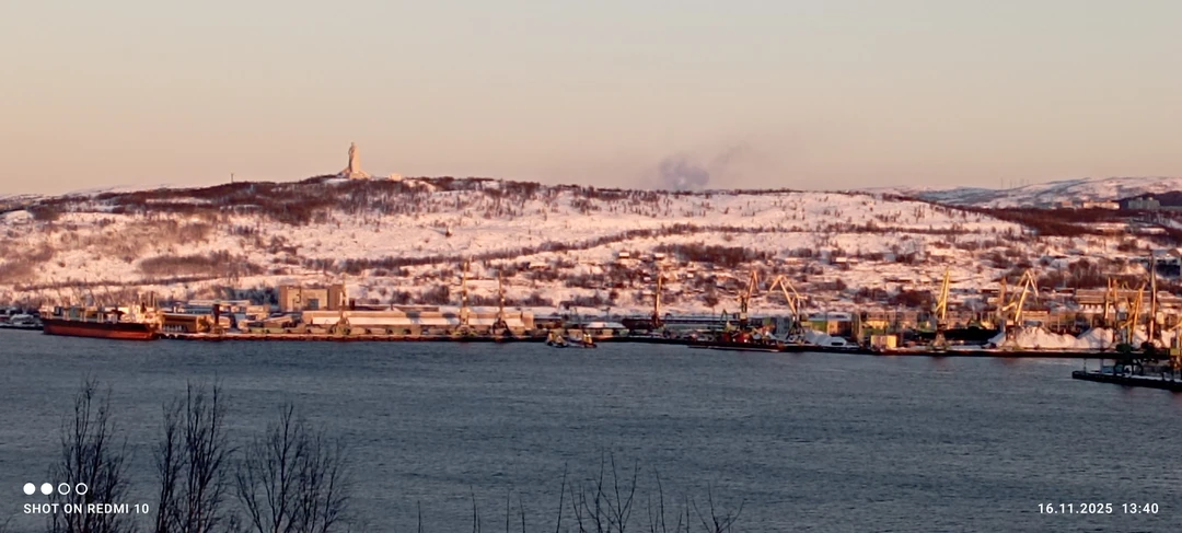 Ой, ребята, конечно я советую всем посетить эту экскурсию. Максим, супер гид, супер рассказчик. Интересные факты