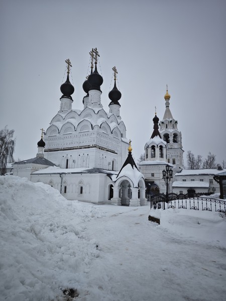 Экскурсия нам понравилась! Знакомство с городом прошло легко, без спешки. Посетили монастыри, сходили к Богатырю, по