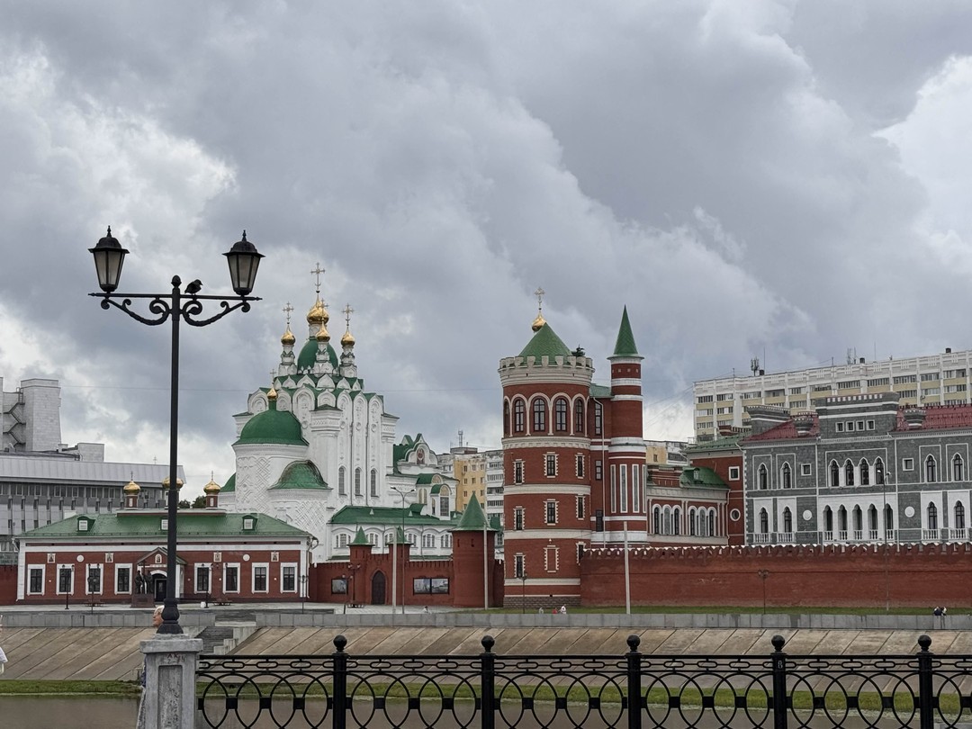Огромная благодарность, Алексею- прекрасному экскурсоводу по Йошкар- Оле! Замечательный человек, который любит свой город и много