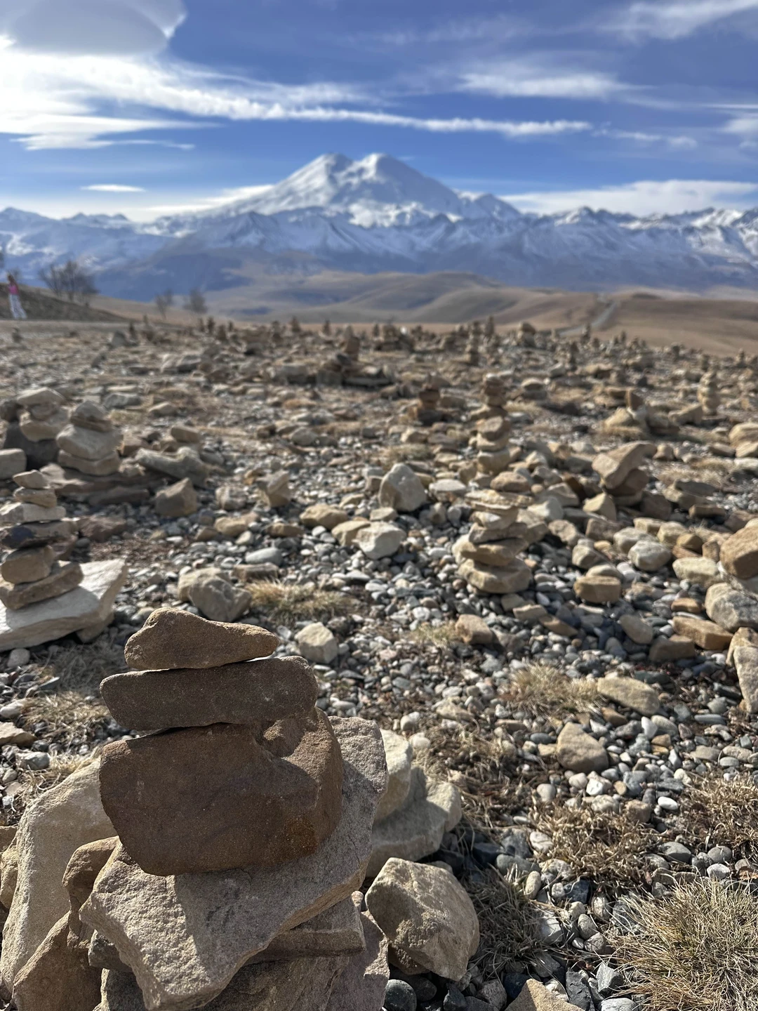 Прекрасный гид Александр, все комфортно, понятно, безопасно. Насыщенно, красивые виды, повезло с погодой, увидели Эльбрус. Поселили