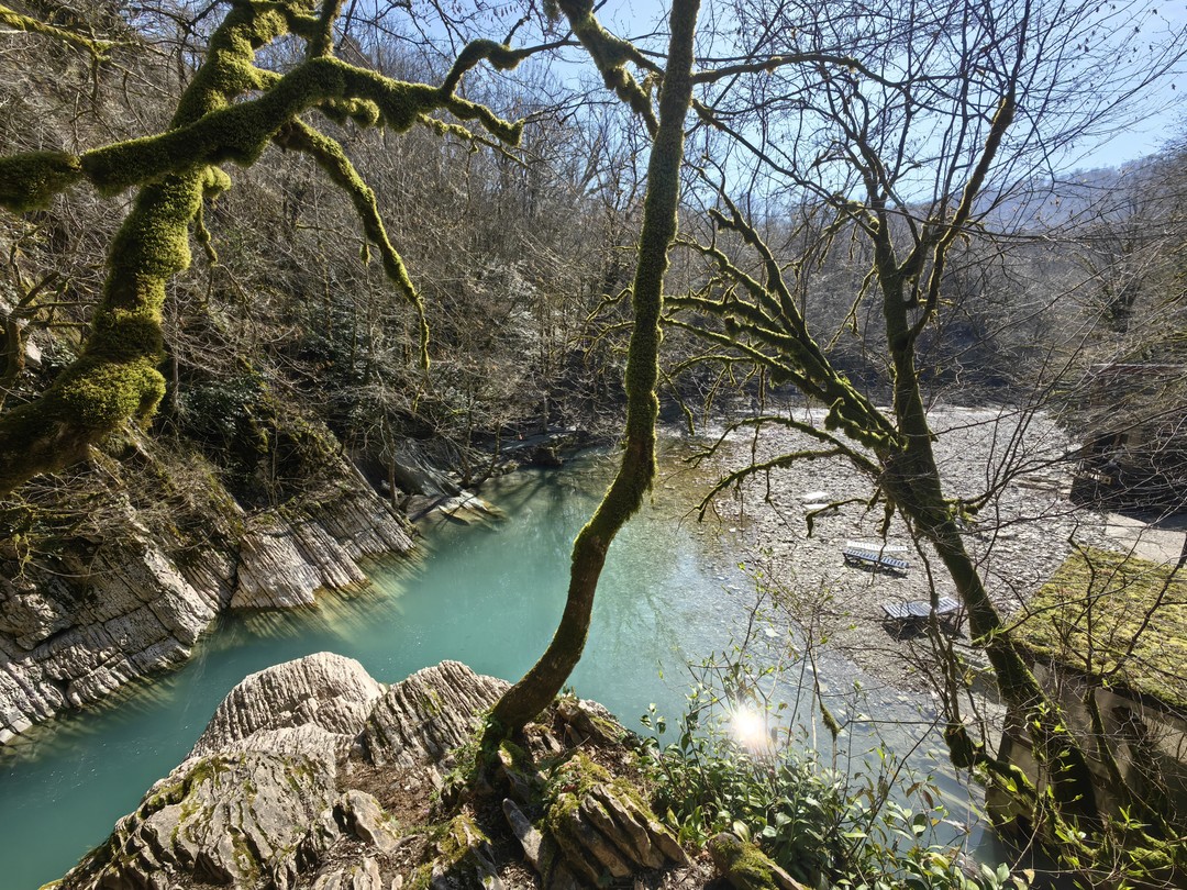 Отличная экскурсия, обязательно заедьте в чайную на берегу озера