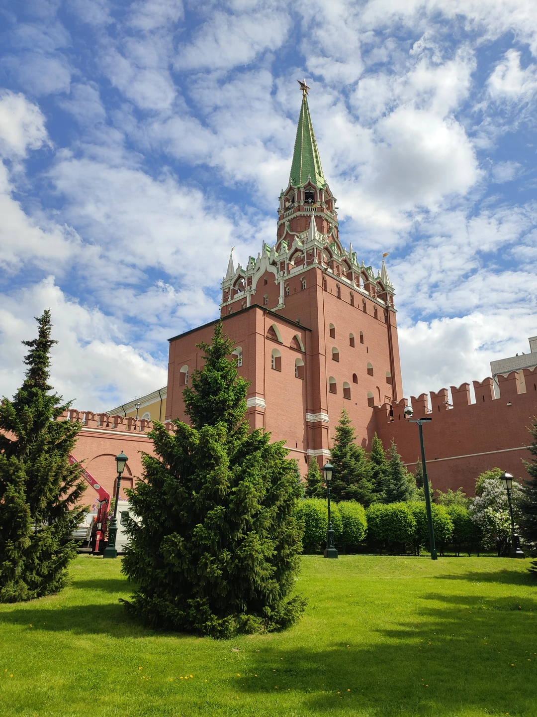 Что расскажут кремлёвские стены? Прогулка по Красной площади и Александровскому саду (Сергей)