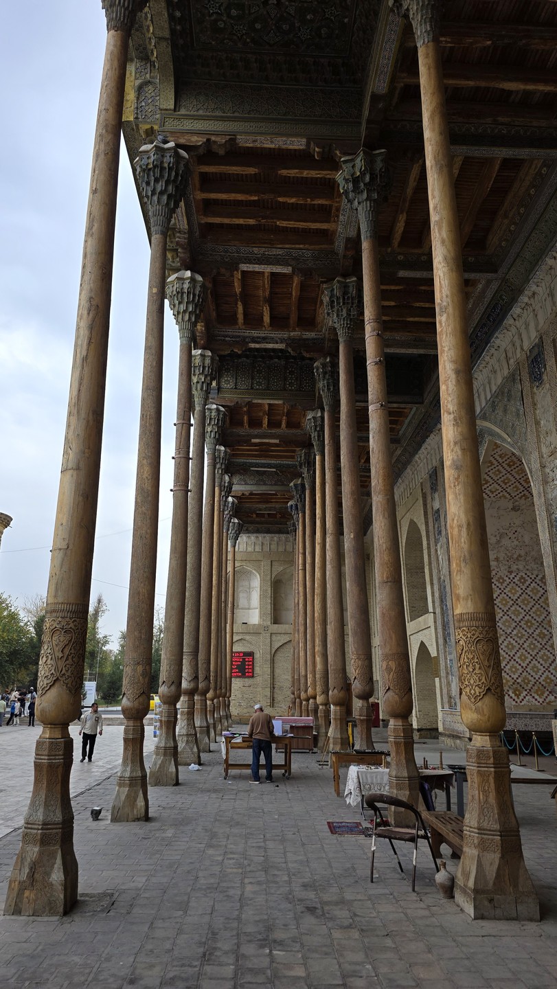 Все очень хорошо. Экскурсия, проведенная Акбаром, была в высшей степени профессиональной. Грамотная речь, погружение в историю