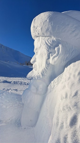 Несмотря на долгую дорогу, экскурсия интересная, многогранная и насыщенная. Снежная деревня впечатляет задумкой, ювелирной работой мастеров