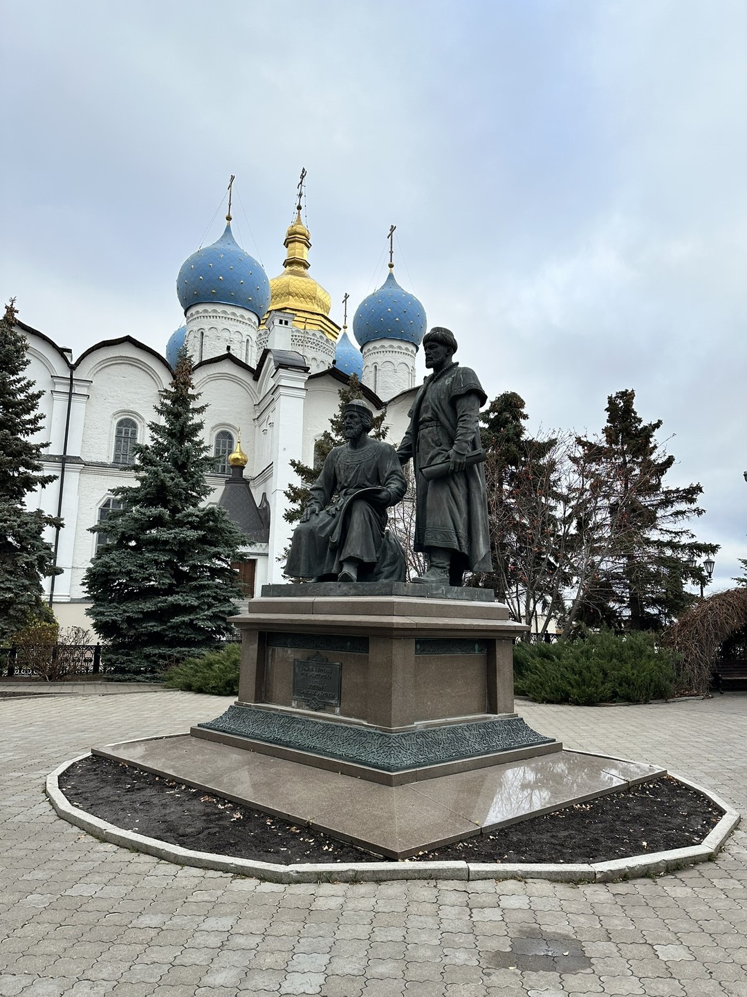 На экскурсии у Дании была моя сестра. Знакомство с Казанью было обстоятельным и очень разносторонним. Пешком