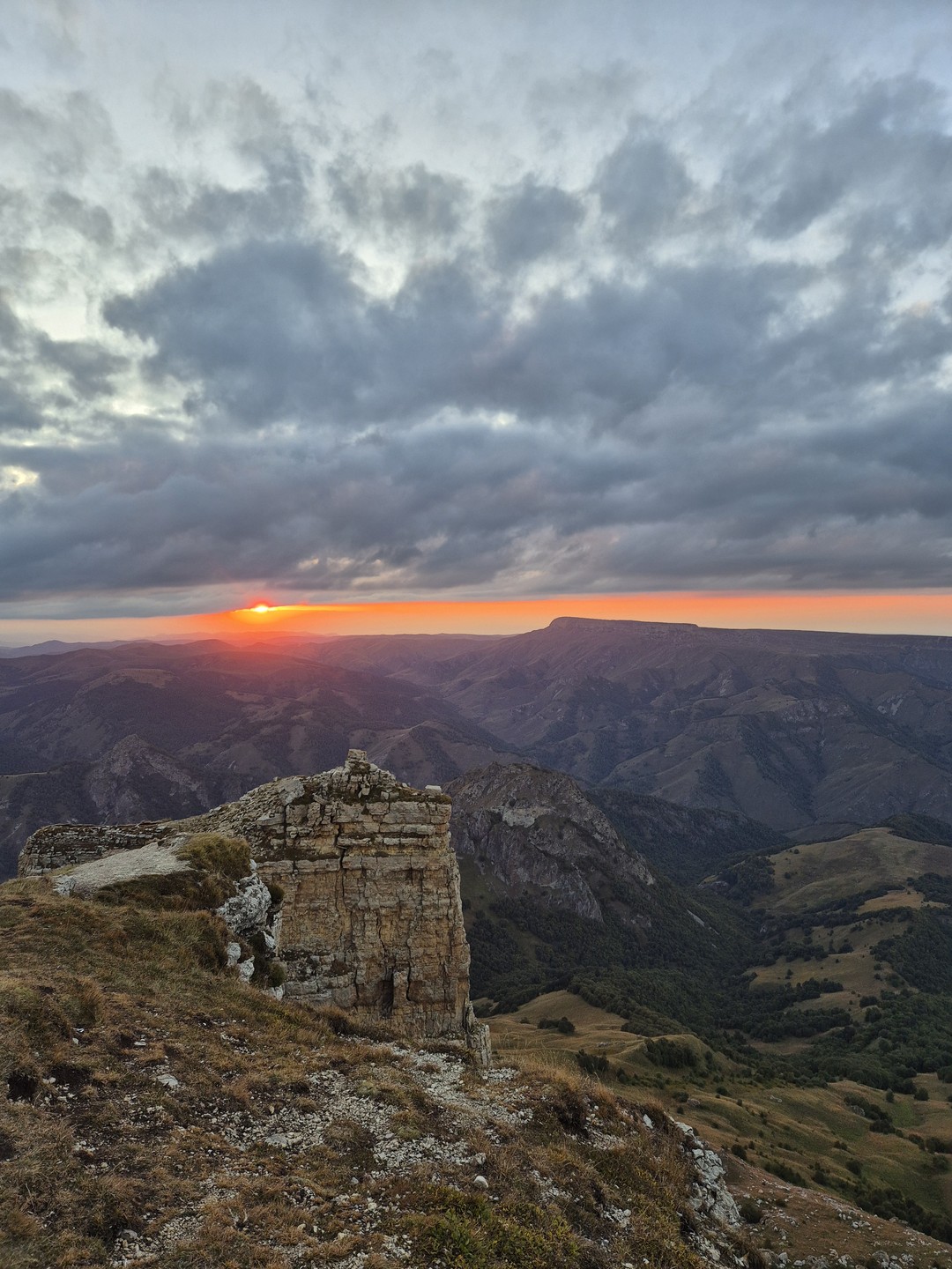 Выезжали на закат и это было прекрасно. Гид Рамазан забрал нас из отеля и путешествие началось!