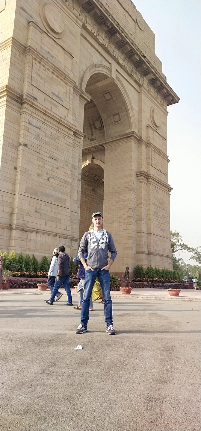 Очень интересная экскурсия. За один день успели осмотреть все основные достопримечательности Дели. Всё компактно, удобно и