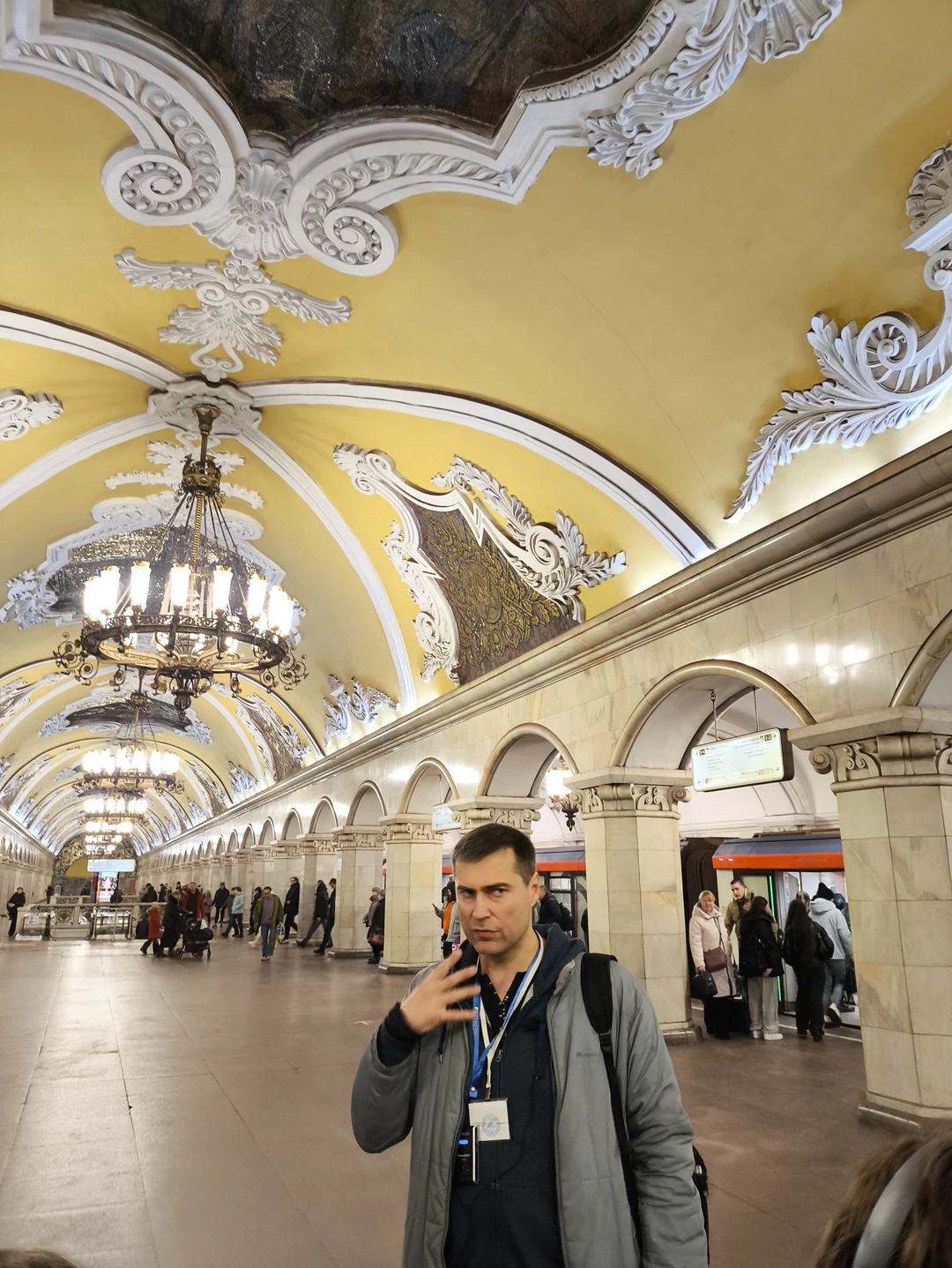 Ездили на экскурсию с детьми, 13-14 лет. Самое главное - им не было скучно и было интересно! А заинтересовать подростков это задача со звёздочкой…